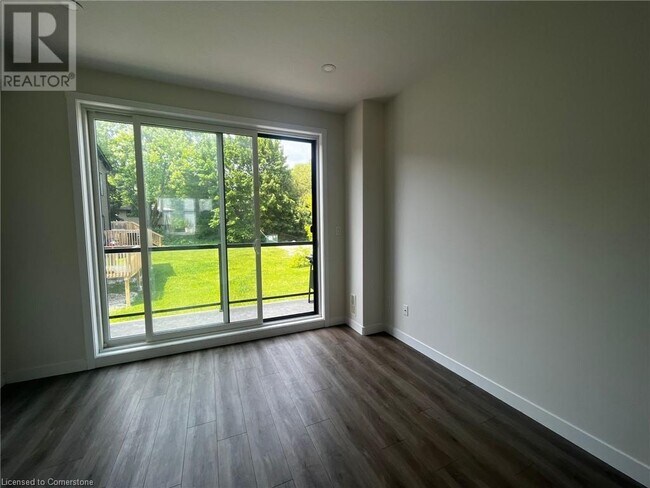 650 Victoria St S in Kitchener, ON - Building Photo - Building Photo