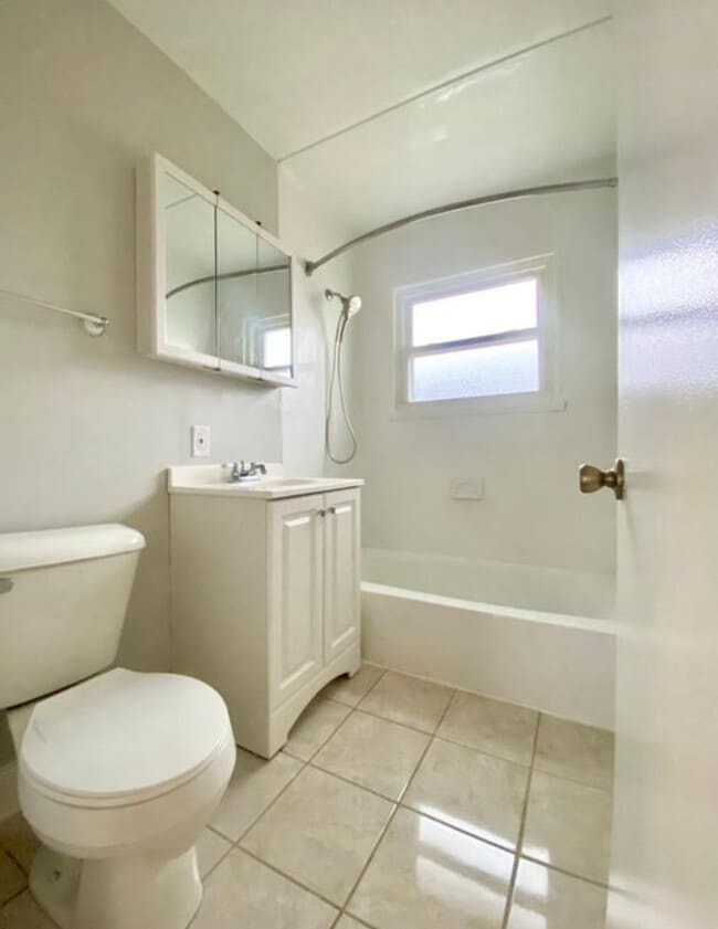 805 Hickory St, Unit 3 in Lemont, IL - Building Photo - Building Photo