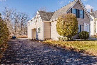 687 Washington St in Easton, MA - Building Photo - Building Photo