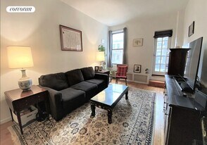 103 W 74th St in New York, NY - Building Photo