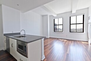 1 Hanson Pl in Brooklyn, NY - Building Photo