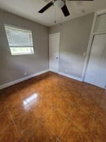 2576 NW 64th Terrace in Margate, FL - Building Photo