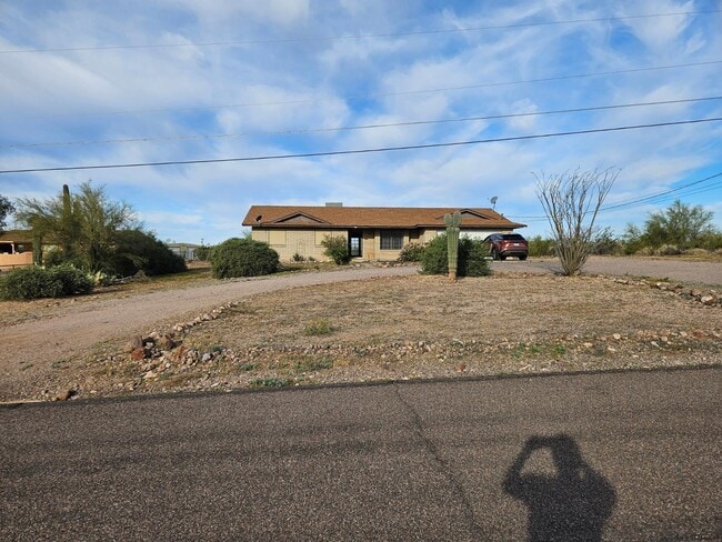 property at 1458 N Acacia Rd