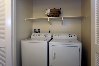 Oak Springs Ranch in Wildomar, CA - Foto de edificio - Interior Photo