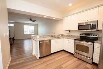 1656 Nature Dr in Grove City, OH - Building Photo - Building Photo