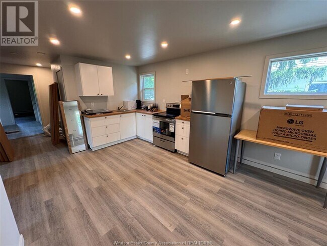 1654 Martindale St in Windsor, ON - Building Photo - Building Photo