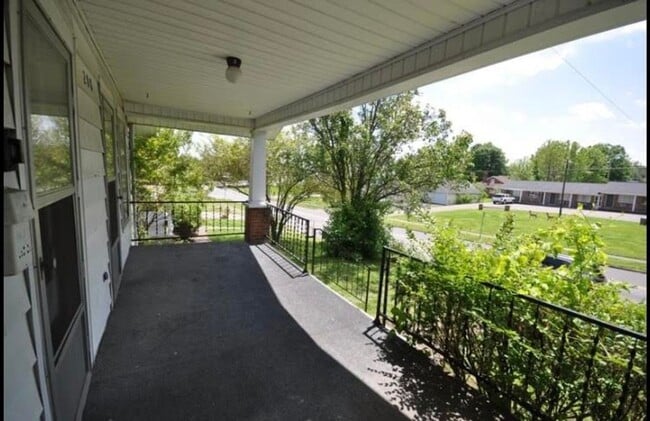 208 W 12th St in Benton, KY - Building Photo - Building Photo