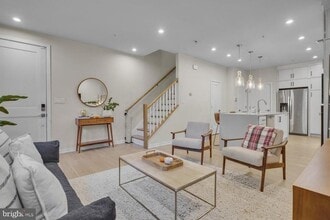 7436 Backett Wood Ter in McLean, VA - Building Photo - Building Photo