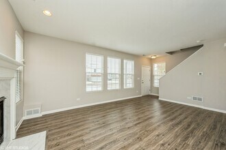 2610 Williamsburg Dr in Algonquin, IL - Building Photo - Building Photo