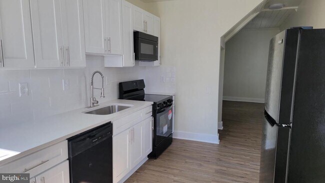 637 South Paca St in Baltimore, MD - Building Photo - Building Photo