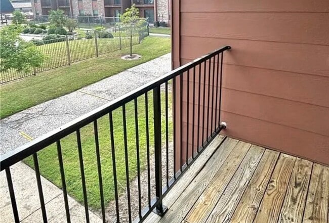 904 University Oaks Blvd in College Station, TX - Foto de edificio - Building Photo