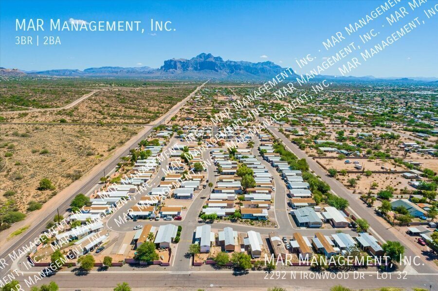 2292 N Ironwood Dr in Apache Junction, AZ - Foto de edificio