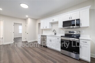 120 Whiting St in Plainville, CT - Building Photo - Building Photo