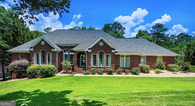 124 Sunny Point Cir in Lagrange, GA - Building Photo