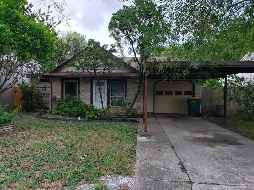 9414 Misty Meadows, Unit 9414 Misty Meadows in Converse, TX - Building Photo