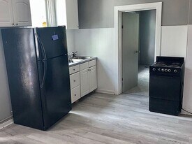 124 S 19th St in Pittsburgh, PA - Building Photo