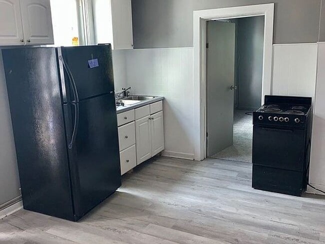 property at 124 S 19th St