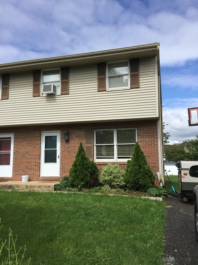 property at 413 S Plum St