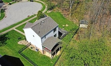 290 Shady Glen Dr in Coraopolis, PA - Building Photo - Building Photo
