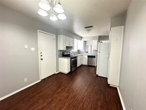 12401 Tree Line Dr in Austin, TX - Building Photo - Building Photo