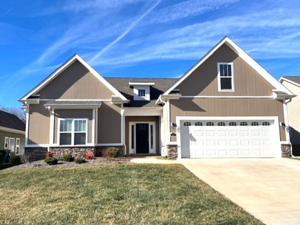 2161 Mackenna Dr in Graham, NC - Building Photo