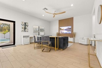 2702 W St Isabel St in Tampa, FL - Building Photo - Building Photo