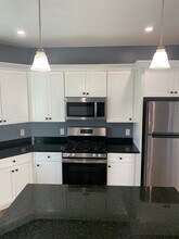 10 John St, Unit 3 in Chelsea, MA - Building Photo - Building Photo