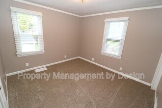 919 SW 3rd St in Ankeny, IA - Foto de edificio - Building Photo