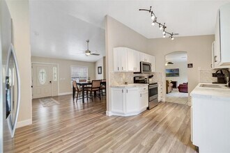 40140 Palm St in Lady Lake, FL - Building Photo - Building Photo