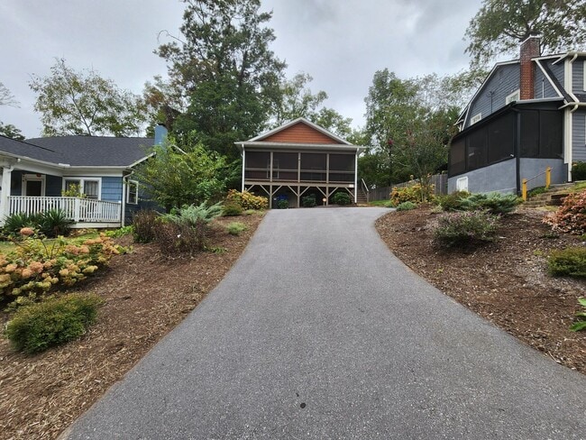 166 Laurel Loop in Asheville, NC - Building Photo - Building Photo