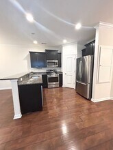 621 Finnegan Ln in West Columbia, SC - Building Photo - Building Photo