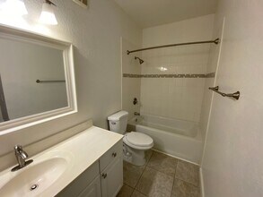 1002 Hemingway Cir in Haines City, FL - Building Photo - Building Photo