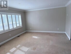 133 Hawthorne Rd in Oakville, ON - Building Photo - Building Photo