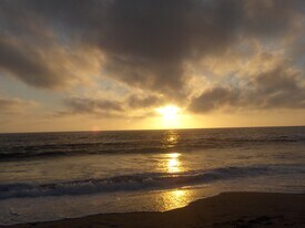 305 Emerald St, Unit 305 in Redondo Beach, CA - Building Photo