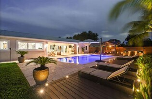 7101 W Lake Dr in West Palm Beach, FL - Building Photo