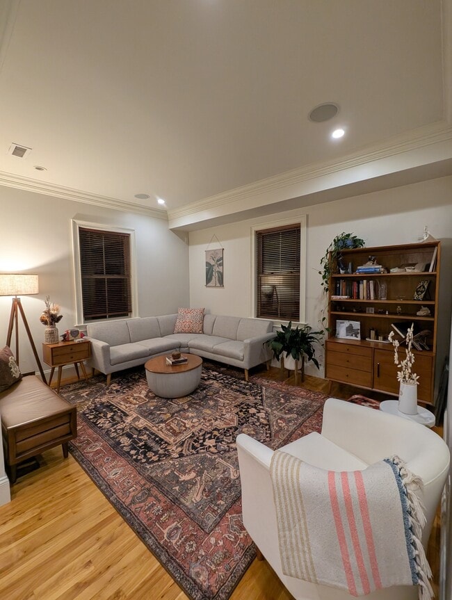 35 White Pl in Brookline, MA - Building Photo - Building Photo