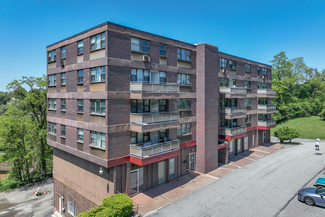 Penn Towers in Penn Hills, PA - Building Photo