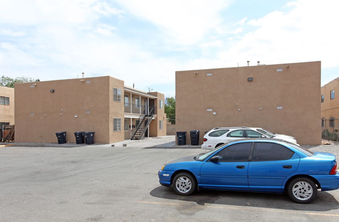 512-516 Tennessee St NE in Albuquerque, NM - Building Photo