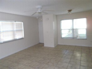 3250 Split Willow Dr in Orlando, FL - Building Photo - Building Photo
