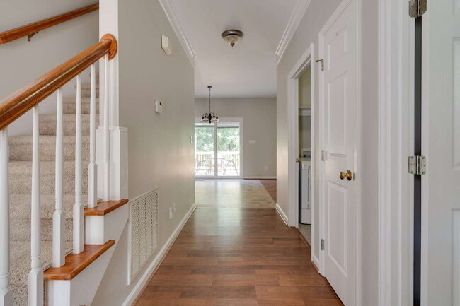 8512 Erinsbrook Dr in Raleigh, NC - Building Photo - Building Photo