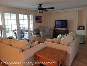 2745 Cardwell Way in Sarasota, FL - Building Photo - Building Photo