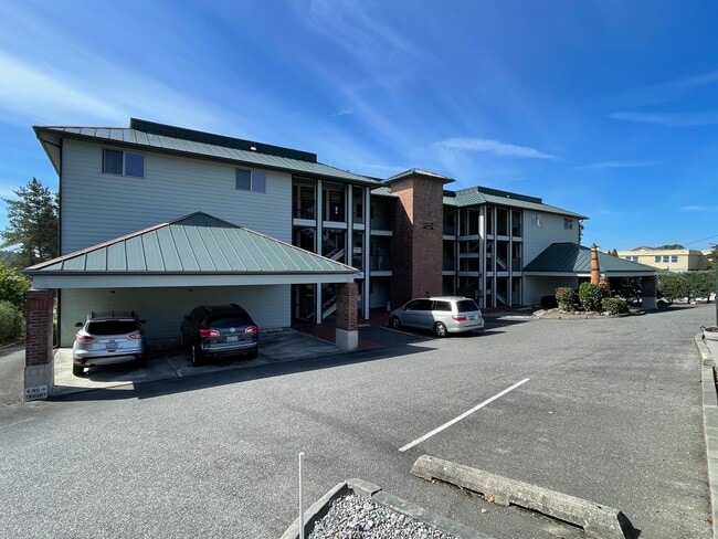 1499 SE 9th Ave in Oak Harbor, WA - Building Photo - Building Photo