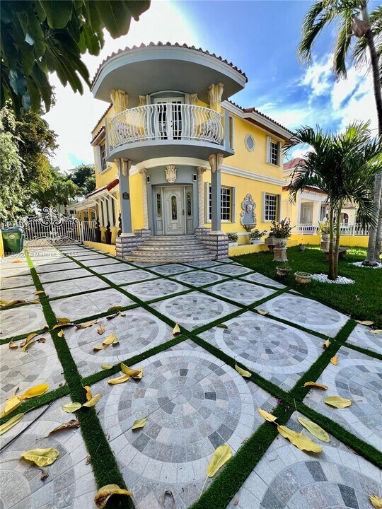 1336 SW 14th St in Miami, FL - Building Photo