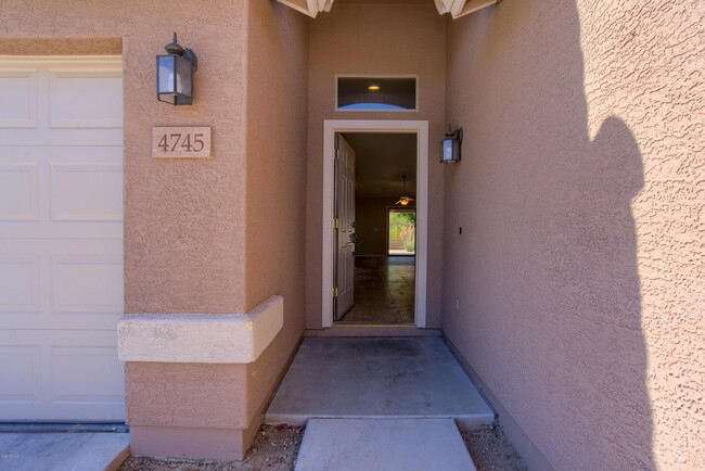 4745 E Amber Sun Dr in Cave Creek, AZ - Building Photo - Building Photo