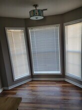 4 Sycamore Row, Unit 4 in Springfield, IL - Foto de edificio - Building Photo