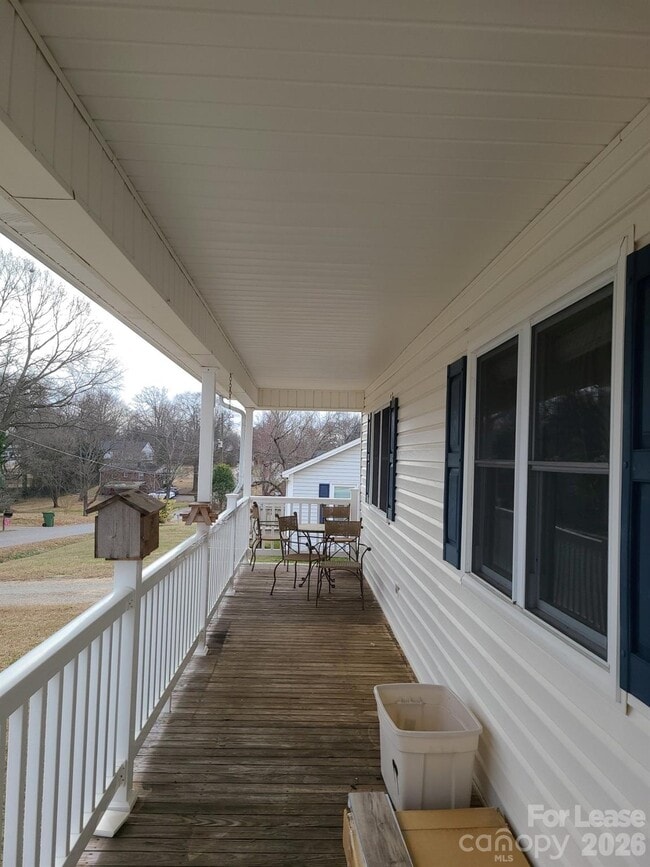 201 Eastwood Dr in Mount Holly, NC - Building Photo - Building Photo