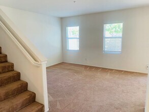 1567 La Verada Ct in Camarillo, CA - Building Photo - Building Photo