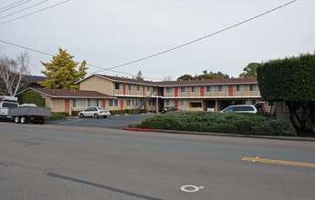 Merrydale Apartments in San Rafael, CA - Building Photo - Building Photo