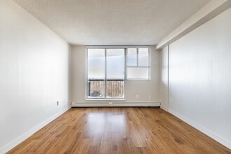 Concorde Apartments in Ottawa, ON - Building Photo - Interior Photo