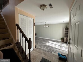 326 Lancaster Square in Sterling, VA - Building Photo - Building Photo